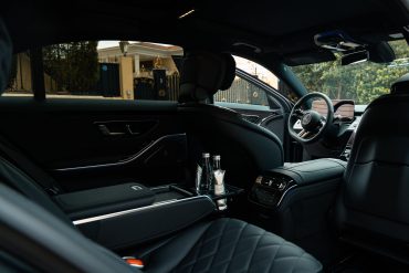 Mercedes Benz Interior, Chauffeur-driven Van Rental, Travel Limousines 